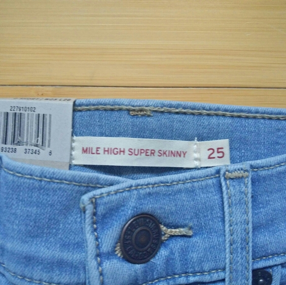 -NWT- Levi's Mile High Super Skinny Jeans 25S - Picture 10 of 15